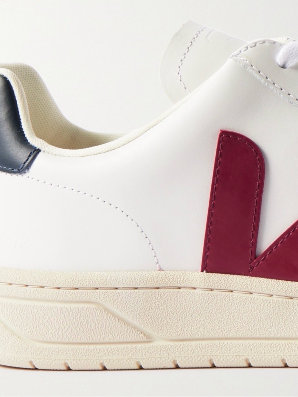 Veja V-12 Extra White Marsala
Nautico Leather Sneakers. M7 W9
